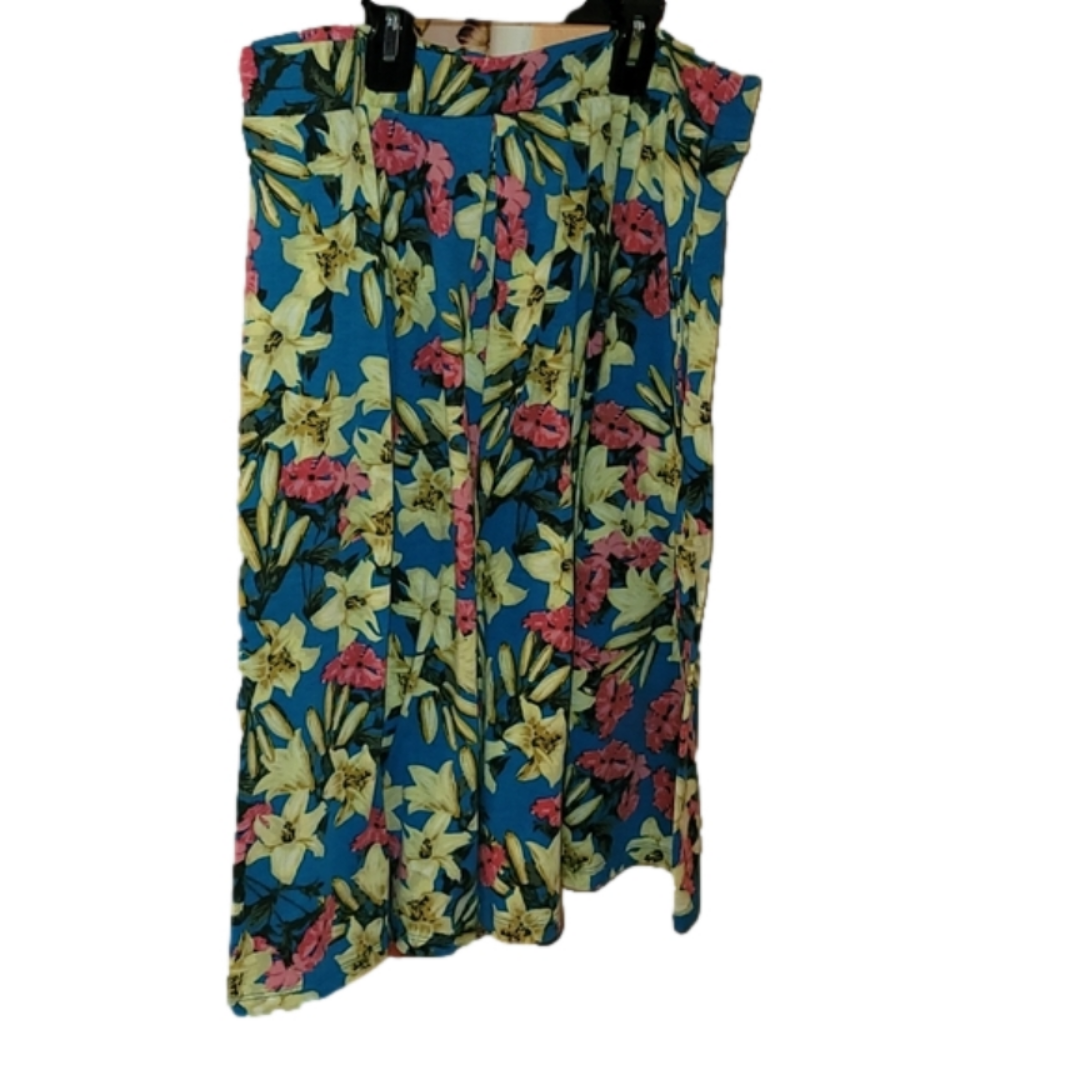 Lula Roe Skirt,With Pockets, Size Medium